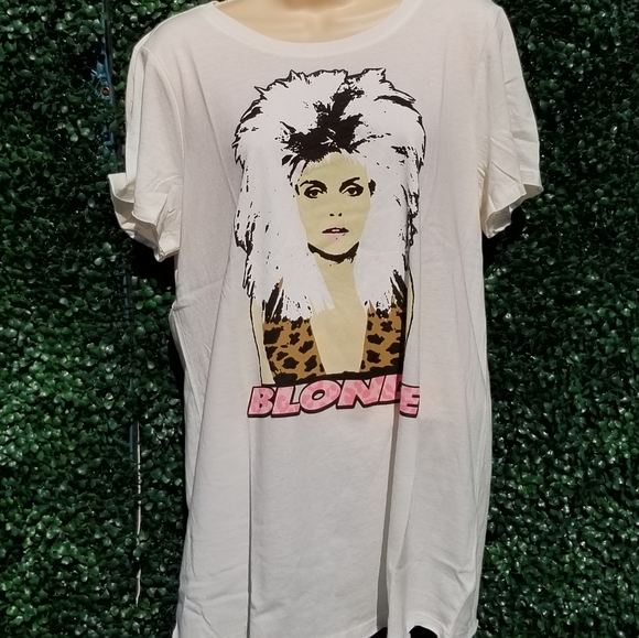 Torrid Blondie Tee Shirt sz 1 (14-16) - Picture 2 of 4